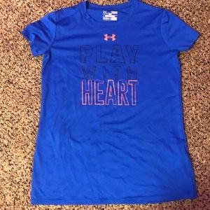 Under armor loose fit girls heat gear shirt